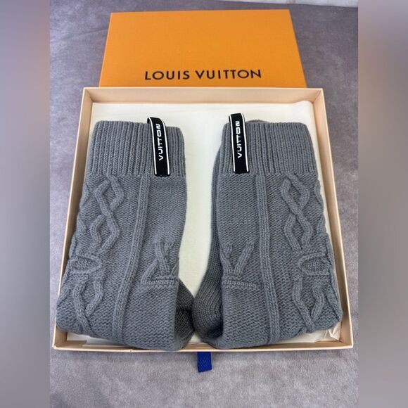 Men’s Louis Vuitton Gray Cable Knit Wool Socks NEW - Picture 3 of 11